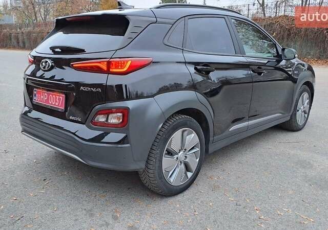 Черный Хендай Kona, объемом двигателя 0 л и пробегом 102 тыс. км за 17999 $, фото 5 на Automoto.ua