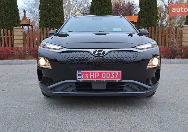 Черный Хендай Kona, объемом двигателя 0 л и пробегом 102 тыс. км за 17999 $, фото 3 на Automoto.ua