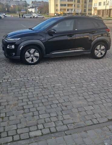 Черный Хендай Kona, объемом двигателя 0 л и пробегом 49 тыс. км за 17699 $, фото 5 на Automoto.ua