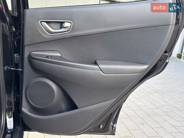 Черный Хендай Kona, объемом двигателя 0 л и пробегом 137 тыс. км за 16800 $, фото 35 на Automoto.ua