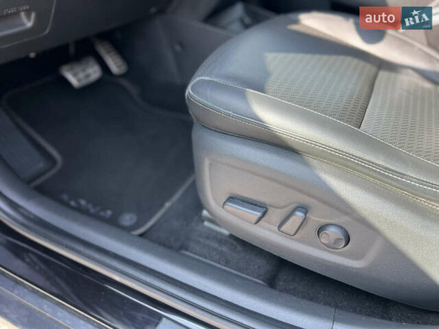 Чорний Хендай Kona, об'ємом двигуна 0 л та пробігом 100 тис. км за 16999 $, фото 22 на Automoto.ua