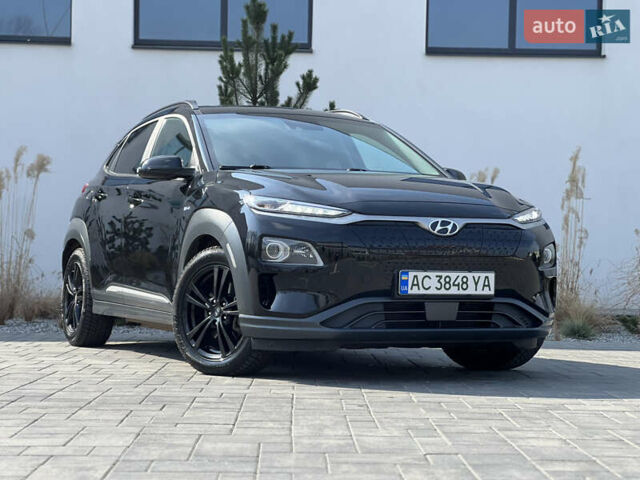 Чорний Хендай Kona, об'ємом двигуна 0 л та пробігом 100 тис. км за 16999 $, фото 1 на Automoto.ua