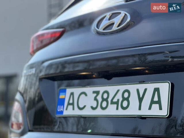 Чорний Хендай Kona, об'ємом двигуна 0 л та пробігом 100 тис. км за 16999 $, фото 16 на Automoto.ua