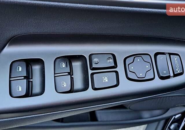 Черный Хендай Kona, объемом двигателя 0 л и пробегом 102 тыс. км за 17999 $, фото 16 на Automoto.ua