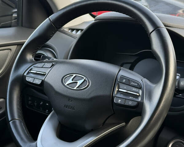 Черный Хендай Kona, объемом двигателя 0 л и пробегом 137 тыс. км за 16800 $, фото 18 на Automoto.ua