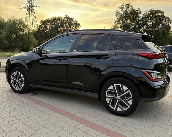 Черный Хендай Kona, объемом двигателя 0 л и пробегом 34 тыс. км за 19800 $, фото 18 на Automoto.ua