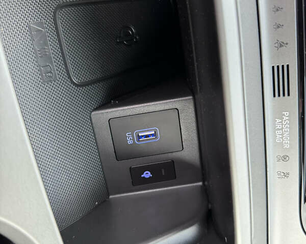 Черный Хендай Kona, объемом двигателя 0 л и пробегом 140 тыс. км за 17900 $, фото 63 на Automoto.ua