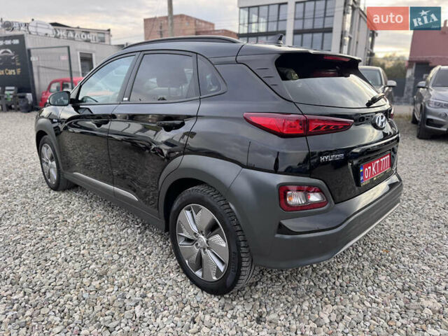 Черный Хендай Kona, объемом двигателя 0 л и пробегом 140 тыс. км за 17900 $, фото 7 на Automoto.ua
