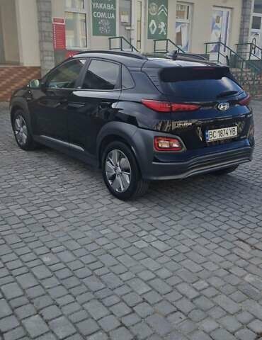 Черный Хендай Kona, объемом двигателя 0 л и пробегом 49 тыс. км за 17699 $, фото 4 на Automoto.ua