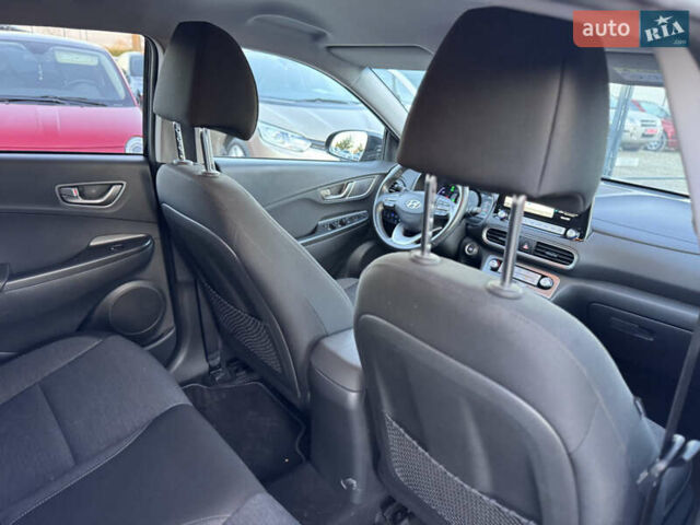 Черный Хендай Kona, объемом двигателя 0 л и пробегом 84 тыс. км за 17789 $, фото 44 на Automoto.ua