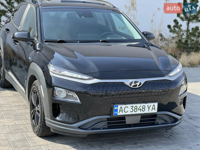 Чорний Хендай Kona, об'ємом двигуна 0 л та пробігом 100 тис. км за 16999 $, фото 8 на Automoto.ua