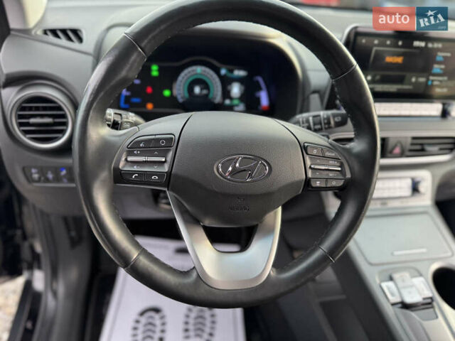 Черный Хендай Kona, объемом двигателя 0 л и пробегом 140 тыс. км за 17900 $, фото 42 на Automoto.ua