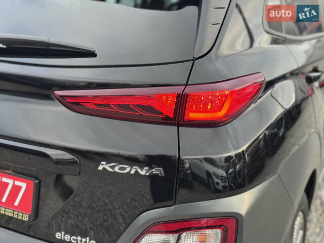 Черный Хендай Kona, объемом двигателя 0 л и пробегом 140 тыс. км за 17900 $, фото 13 на Automoto.ua
