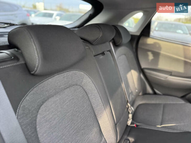 Черный Хендай Kona, объемом двигателя 0 л и пробегом 140 тыс. км за 17900 $, фото 54 на Automoto.ua