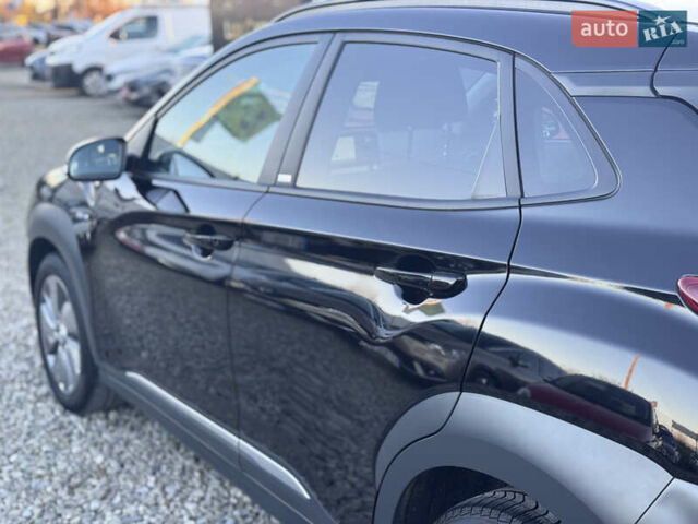 Черный Хендай Kona, объемом двигателя 0 л и пробегом 84 тыс. км за 17789 $, фото 10 на Automoto.ua