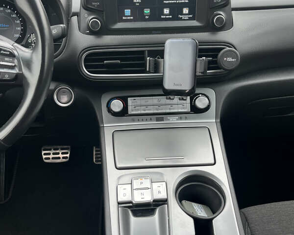 Чорний Хендай Kona, об'ємом двигуна 0 л та пробігом 41 тис. км за 17500 $, фото 16 на Automoto.ua