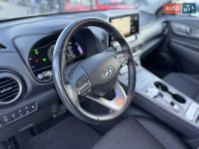 Черный Хендай Kona, объемом двигателя 0 л и пробегом 84 тыс. км за 17789 $, фото 31 на Automoto.ua