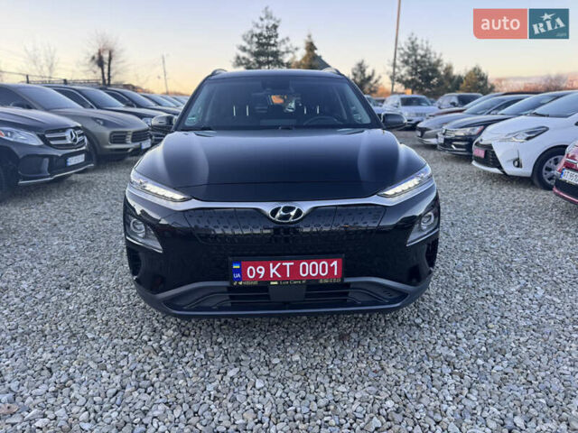 Черный Хендай Kona, объемом двигателя 0 л и пробегом 84 тыс. км за 17789 $, фото 1 на Automoto.ua