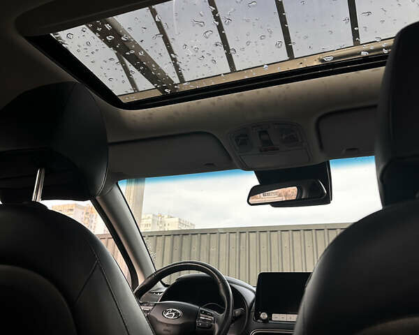 Черный Хендай Kona, объемом двигателя 0 л и пробегом 64 тыс. км за 22000 $, фото 31 на Automoto.ua