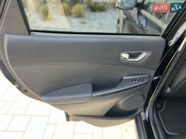 Чорний Хендай Kona, об'ємом двигуна 0 л та пробігом 100 тис. км за 16999 $, фото 24 на Automoto.ua