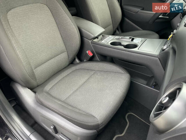 Черный Хендай Kona, объемом двигателя 0 л и пробегом 34 тыс. км за 19800 $, фото 62 на Automoto.ua