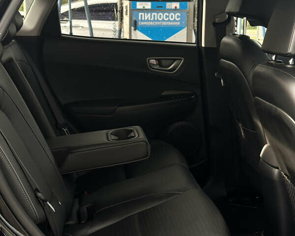 Черный Хендай Kona, объемом двигателя 0 л и пробегом 64 тыс. км за 22000 $, фото 16 на Automoto.ua