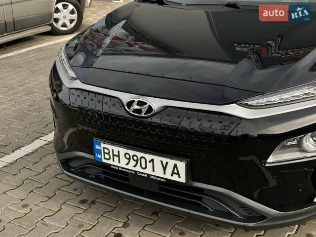 Черный Хендай Kona, объемом двигателя 0 л и пробегом 64 тыс. км за 22000 $, фото 3 на Automoto.ua