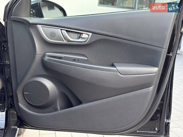 Черный Хендай Kona, объемом двигателя 0 л и пробегом 137 тыс. км за 16800 $, фото 34 на Automoto.ua