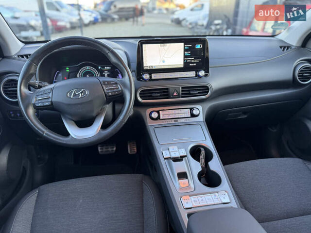 Черный Хендай Kona, объемом двигателя 0 л и пробегом 84 тыс. км за 17789 $, фото 40 на Automoto.ua