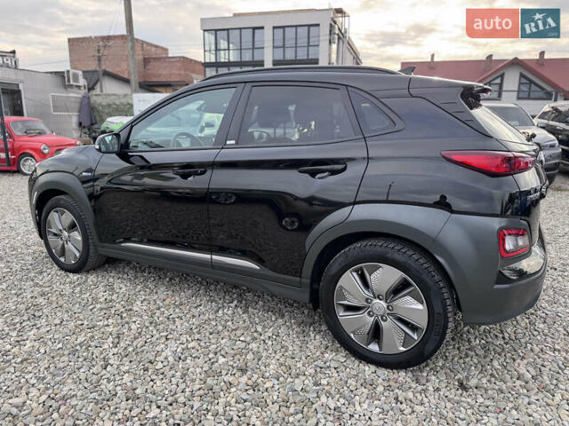 Черный Хендай Kona, объемом двигателя 0 л и пробегом 140 тыс. км за 17900 $, фото 6 на Automoto.ua