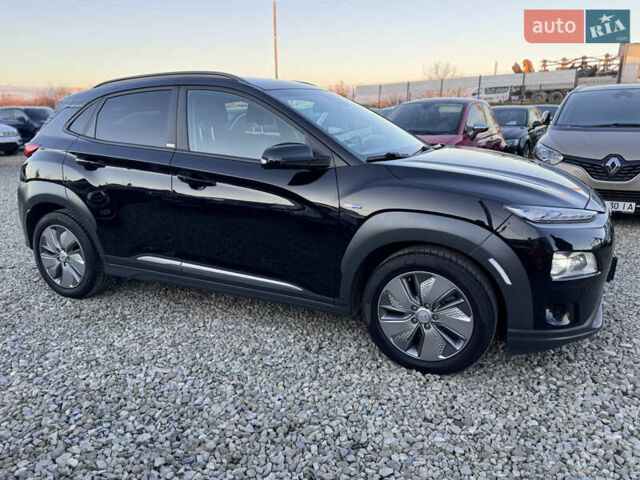 Черный Хендай Kona, объемом двигателя 0 л и пробегом 84 тыс. км за 17789 $, фото 17 на Automoto.ua