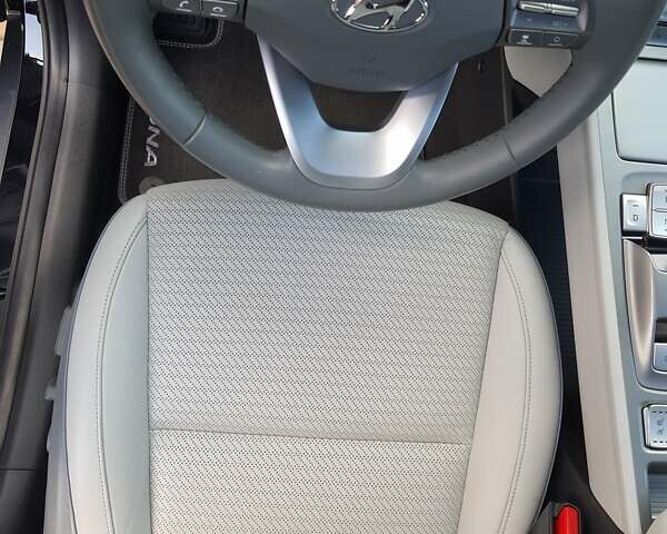 Черный Хендай Kona, объемом двигателя 0 л и пробегом 34 тыс. км за 20500 $, фото 24 на Automoto.ua