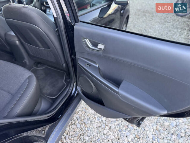 Черный Хендай Kona, объемом двигателя 0 л и пробегом 84 тыс. км за 17789 $, фото 42 на Automoto.ua