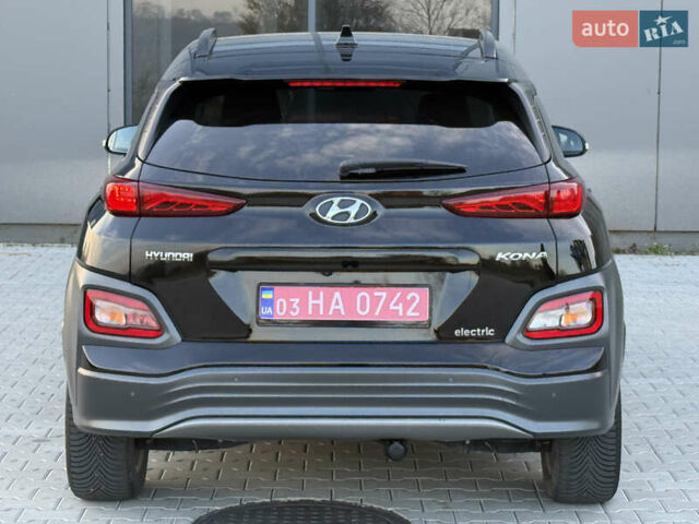 Черный Хендай Kona, объемом двигателя 0 л и пробегом 137 тыс. км за 16800 $, фото 7 на Automoto.ua