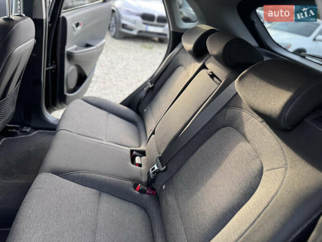 Черный Хендай Kona, объемом двигателя 0 л и пробегом 140 тыс. км за 17900 $, фото 47 на Automoto.ua