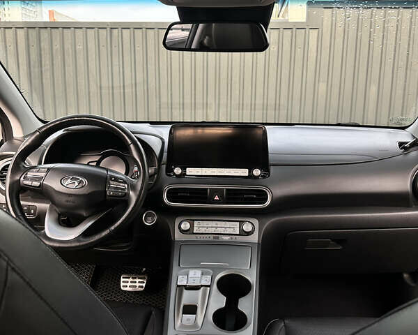 Черный Хендай Kona, объемом двигателя 0 л и пробегом 64 тыс. км за 22000 $, фото 19 на Automoto.ua