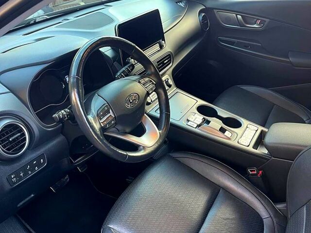 Черный Хендай Kona, объемом двигателя 0.2 л и пробегом 57 тыс. км за 18700 $, фото 5 на Automoto.ua