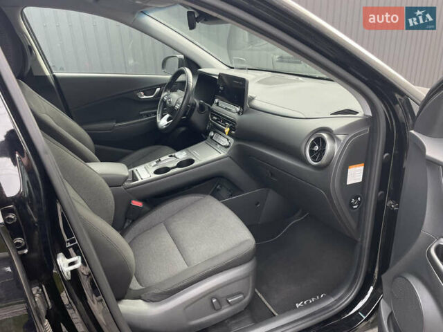 Черный Хендай Kona, объемом двигателя 0 л и пробегом 34 тыс. км за 19800 $, фото 60 на Automoto.ua