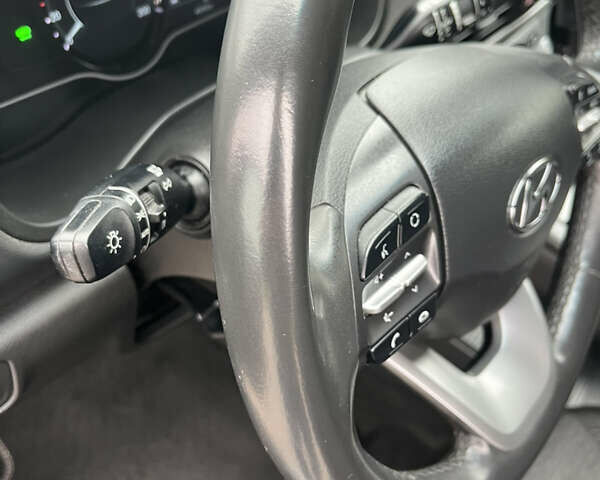 Чорний Хендай Kona, об'ємом двигуна 0 л та пробігом 41 тис. км за 17500 $, фото 18 на Automoto.ua