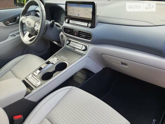 Черный Хендай Kona, объемом двигателя 0 л и пробегом 34 тыс. км за 20500 $, фото 11 на Automoto.ua