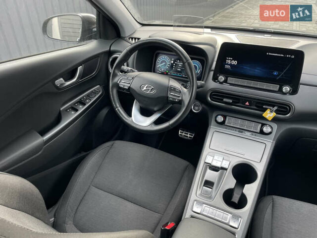 Черный Хендай Kona, объемом двигателя 0 л и пробегом 34 тыс. км за 19800 $, фото 51 на Automoto.ua