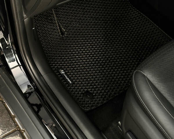 Черный Хендай Kona, объемом двигателя 0 л и пробегом 64 тыс. км за 22000 $, фото 22 на Automoto.ua