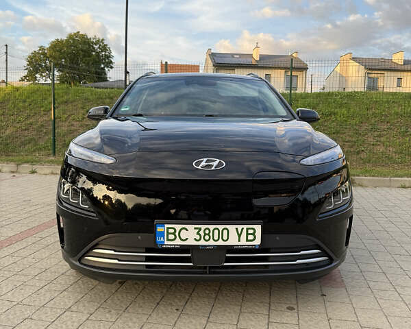 Черный Хендай Kona, объемом двигателя 0 л и пробегом 34 тыс. км за 19800 $, фото 1 на Automoto.ua