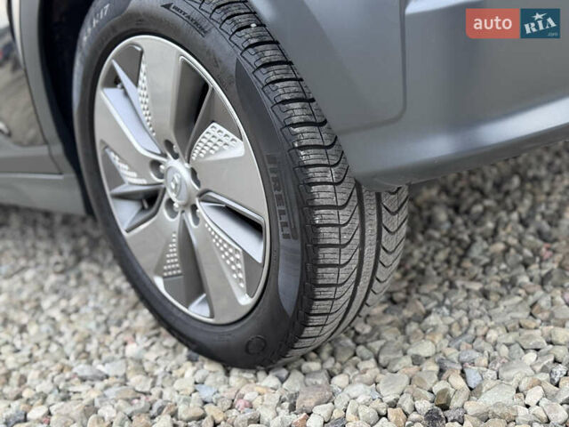 Черный Хендай Kona, объемом двигателя 0 л и пробегом 140 тыс. км за 17900 $, фото 10 на Automoto.ua