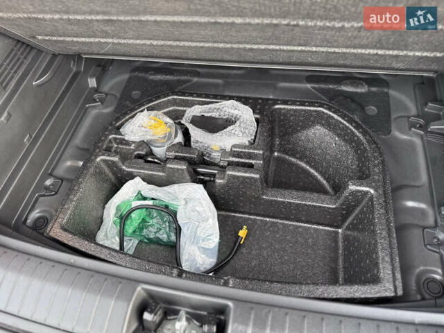 Черный Хендай Kona, объемом двигателя 0 л и пробегом 140 тыс. км за 17900 $, фото 51 на Automoto.ua