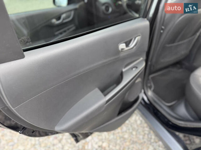 Черный Хендай Kona, объемом двигателя 0 л и пробегом 140 тыс. км за 17900 $, фото 45 на Automoto.ua