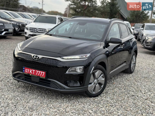 Черный Хендай Kona, объемом двигателя 0 л и пробегом 140 тыс. км за 17900 $, фото 2 на Automoto.ua