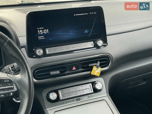 Черный Хендай Kona, объемом двигателя 0 л и пробегом 34 тыс. км за 19800 $, фото 54 на Automoto.ua