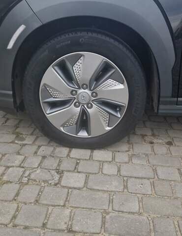 Черный Хендай Kona, объемом двигателя 0 л и пробегом 49 тыс. км за 17699 $, фото 12 на Automoto.ua