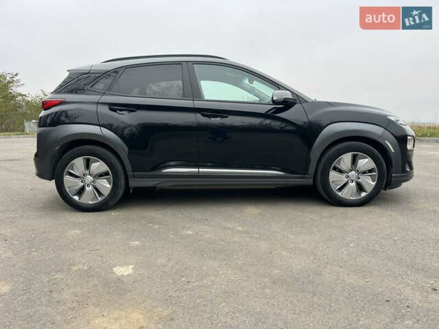Чорний Хендай Kona, об'ємом двигуна 0 л та пробігом 41 тис. км за 17500 $, фото 3 на Automoto.ua